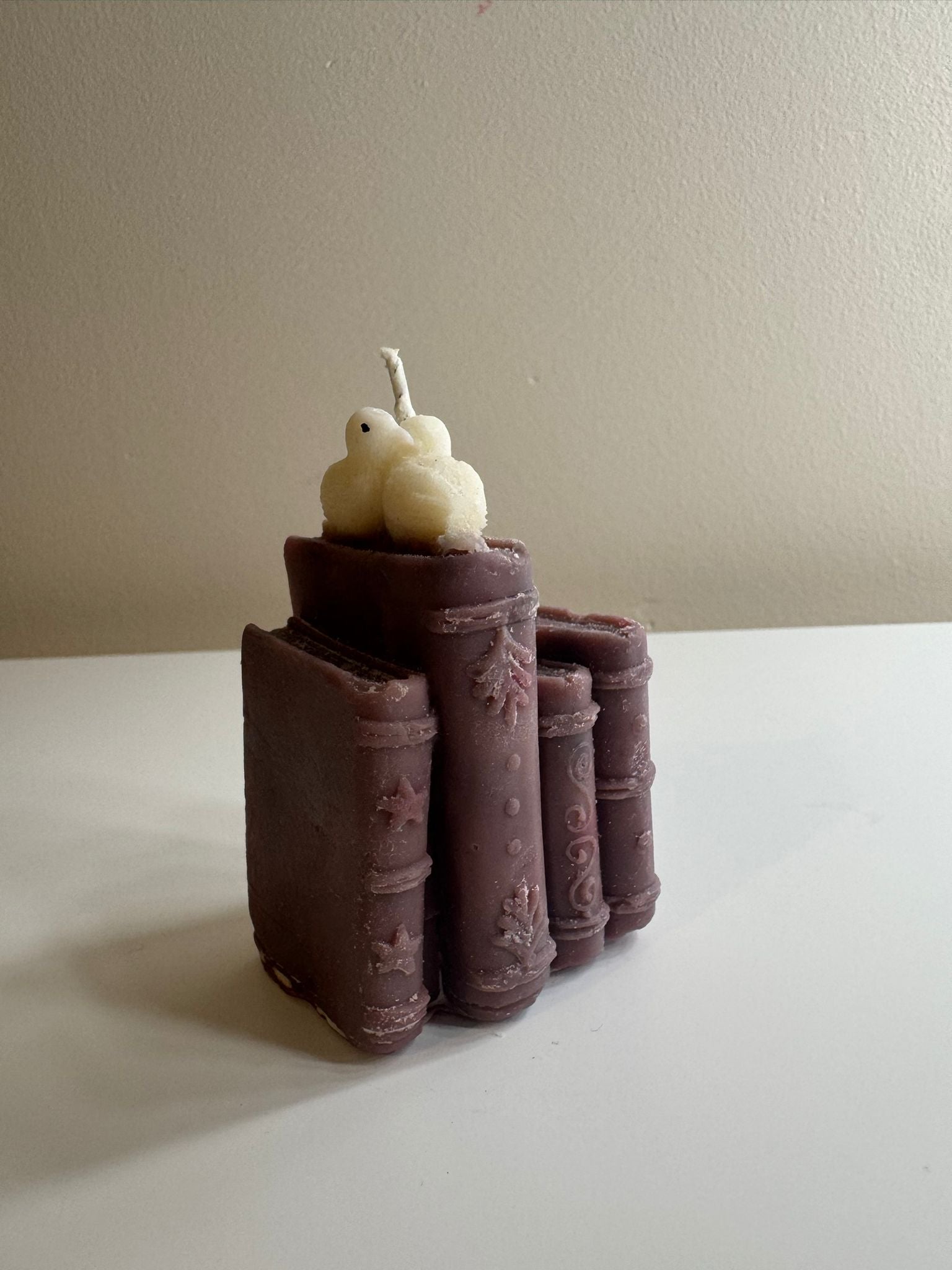 📚🕯️ Book Stack Candle – Handmade Soy Wax Art Piece