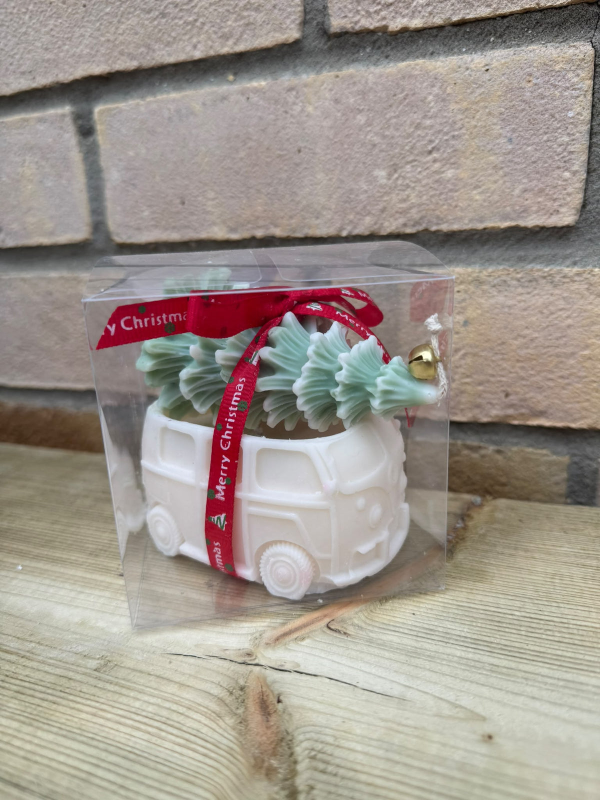 🎄 Christmas Campervan Candle with Christmas Tree – Handmade Festive Gift